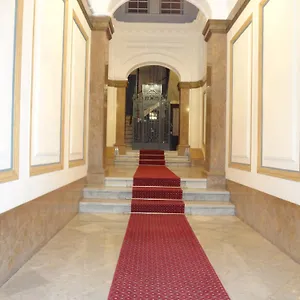 https://hostal-sant-carlo.topbarcelonahotels.com